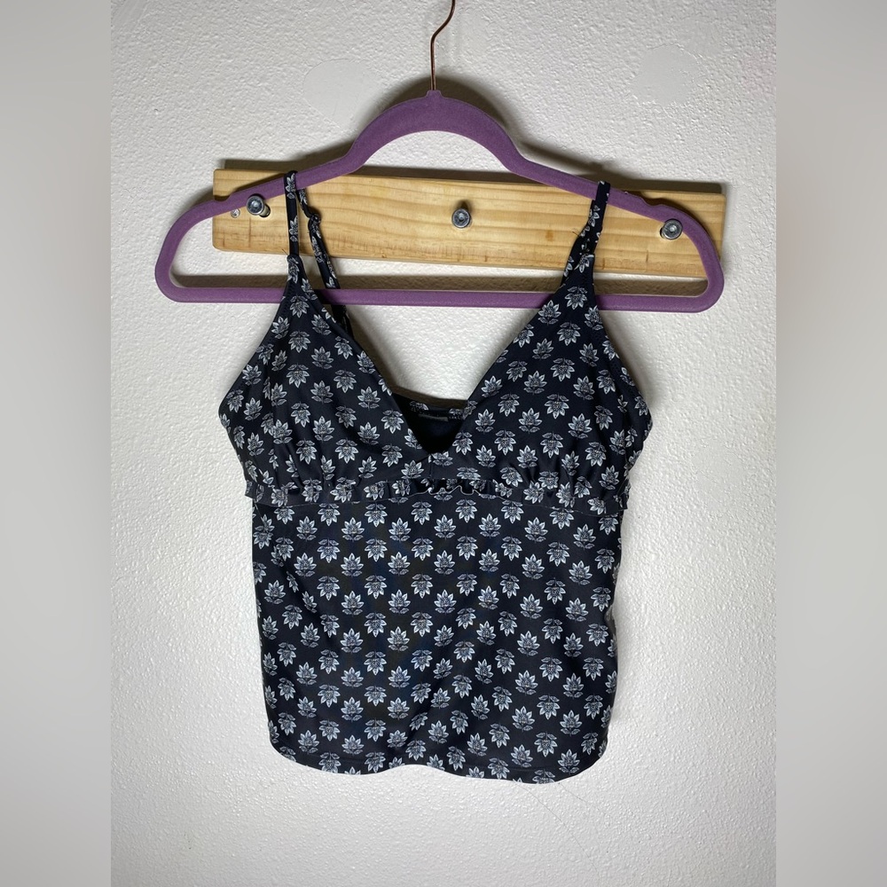 Old Navy swim T-SHIRT